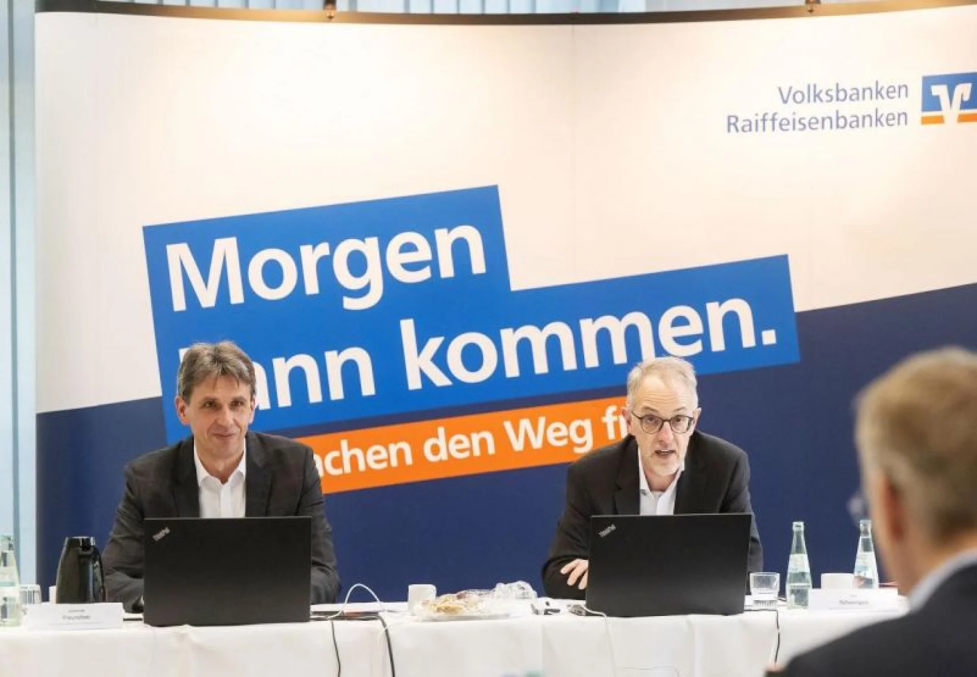 Johannes Freundlieb (links) und Axel Schwengels präsentierten die Zahlen für 2023.       Foto: Matthias Hornung